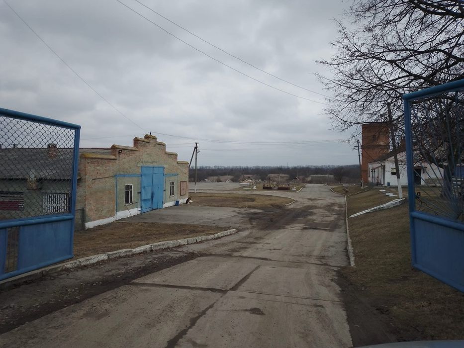 Оренда складських приміщень. 1700кв.м ділянка 4ГА. с.Полянецьке