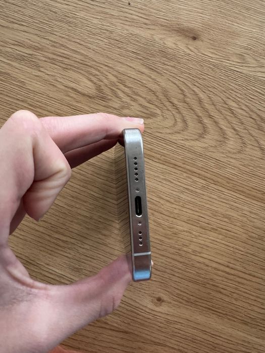 iPhone 15 pro stan idealny