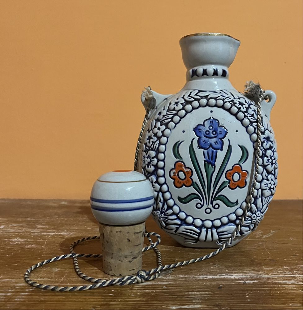 Okolicznościowa ceramiczna butelka z korkiem, karafka_1962r