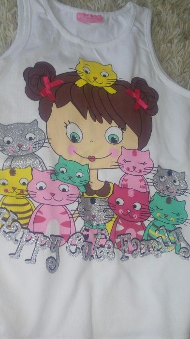 Суперская футболочка с кошками и блестками для девочки