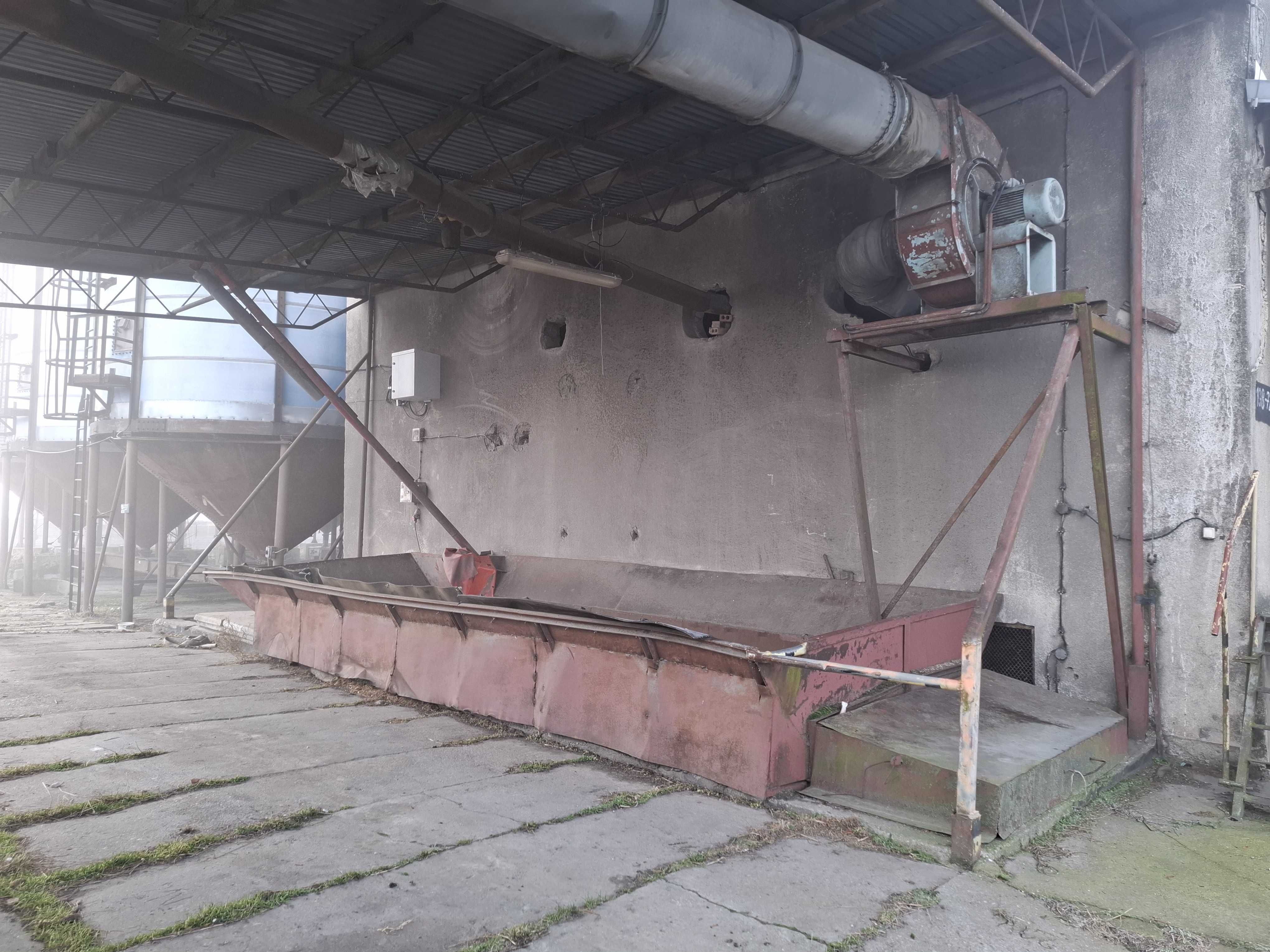 Sprzedam silosy zbożowe 6x150 ton wraz z urządzeniami przyjmującymi