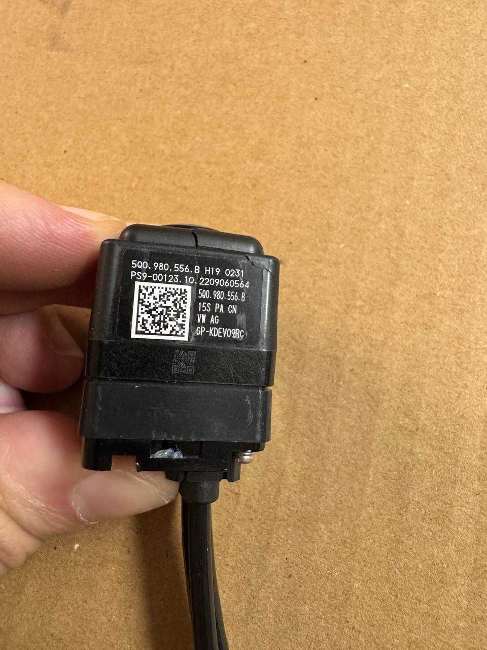 Камера заднего вида Audi Volkswagen Skoda 5Q0980556B