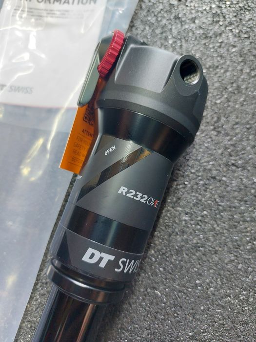Nowy damper DT SWISS R232 ONE 165X40 Trunnion