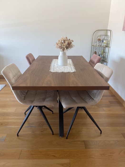 Conjunto Mesa de Jantar +4 cadeiras HOMA