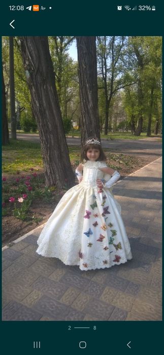 Прокат костюмів карнавальних і випускних нарядів