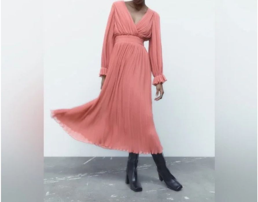 Платье вечернее плиссе,гофре Zara Pleated MIDI Dress