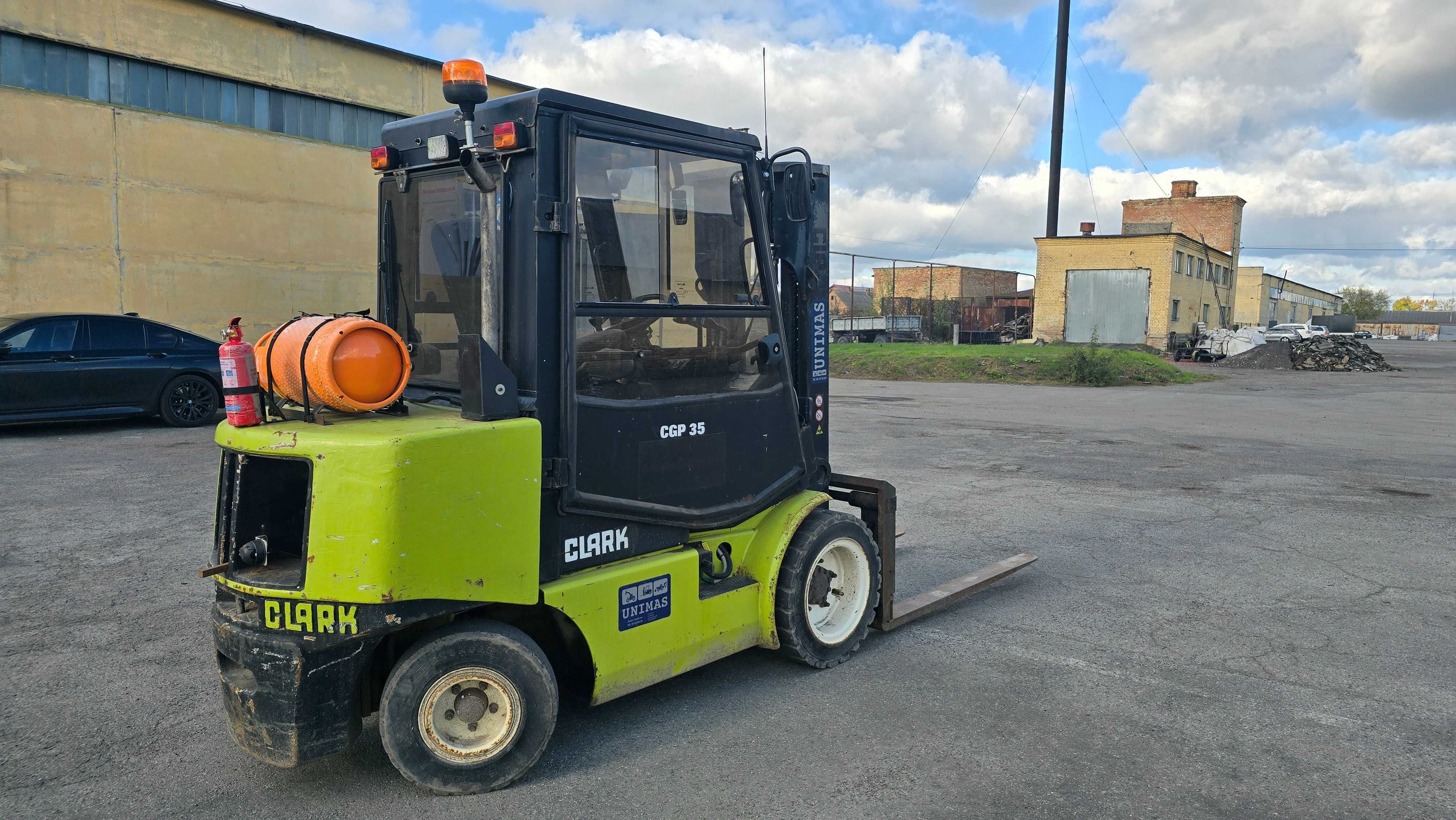 Навантажувач вилковий Clark cgp35
