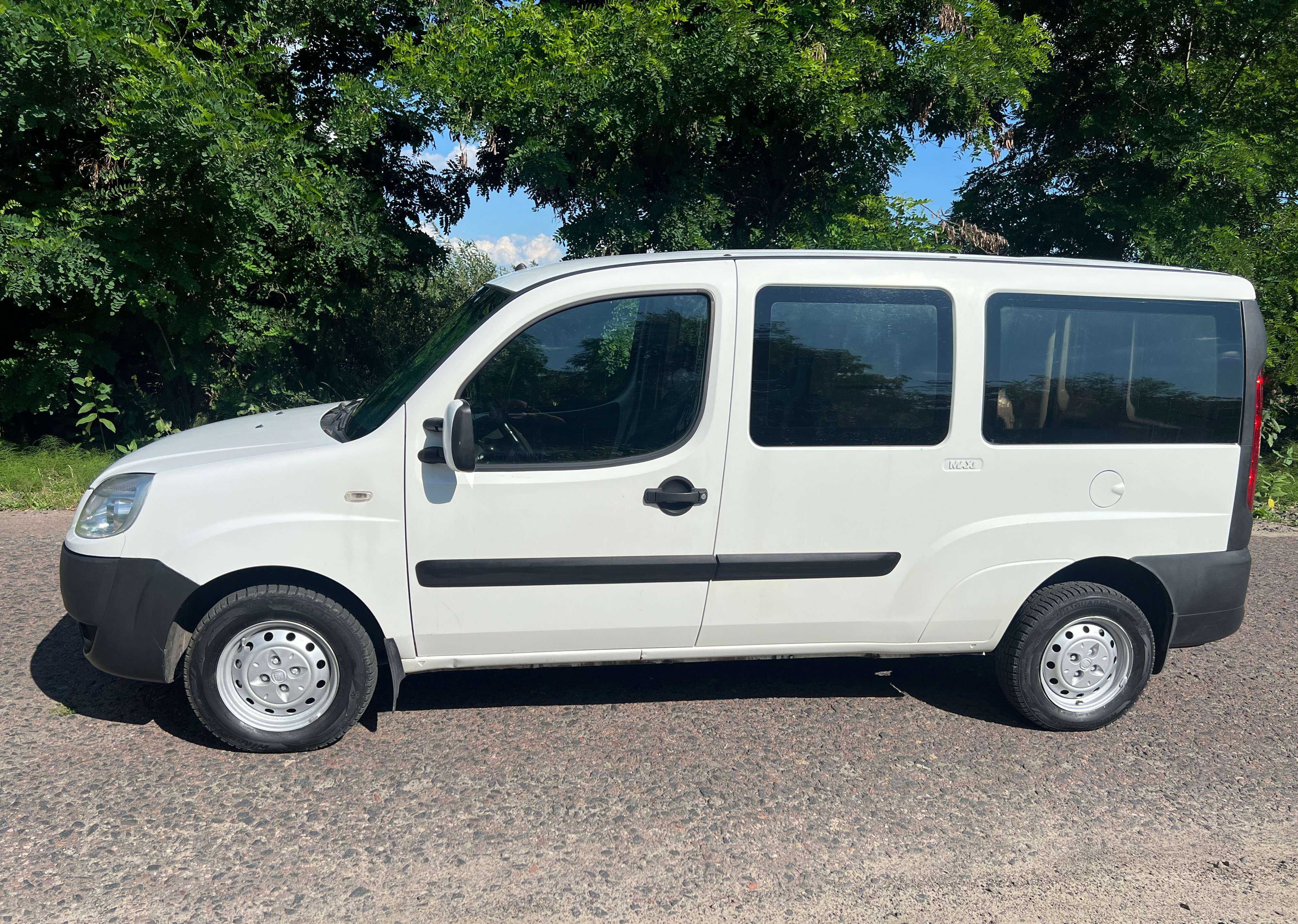 FIAT DOBLO 1.9 Multijet  | Maxi Base | 2010 рік | 7 місць |