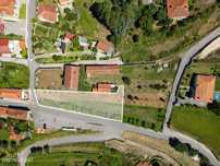 Terreno em Cossorado, Barcelos com Vista para o Rio e Jardim Frutal