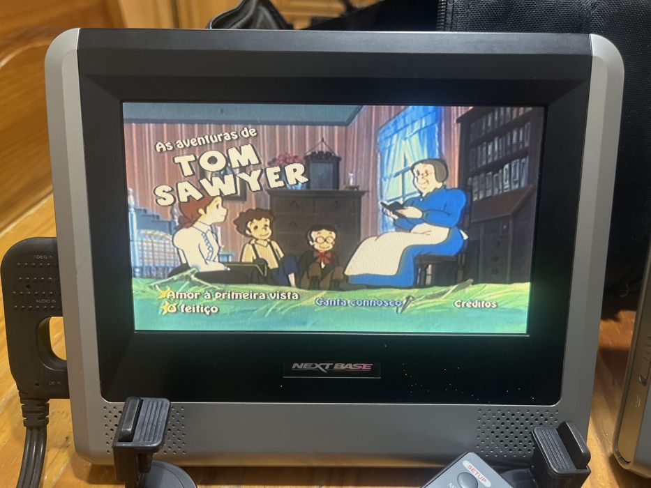 Vendo dvd duplo para automove banco  de traz