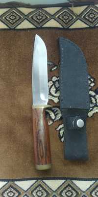 Охотничий нож с чехлом Витязь