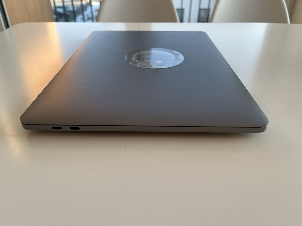 MacBook 13 Pro A2251 16GB 1TB + hub satechi