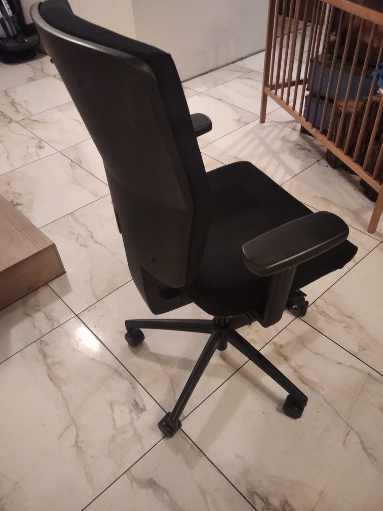 Fotel biurowy TREND OFFICE / profesjonalny / dużo ustawień /