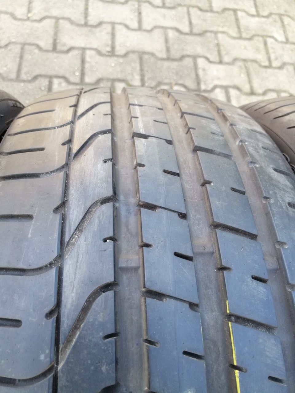 225/35R19 88Y Pirelli P Zero