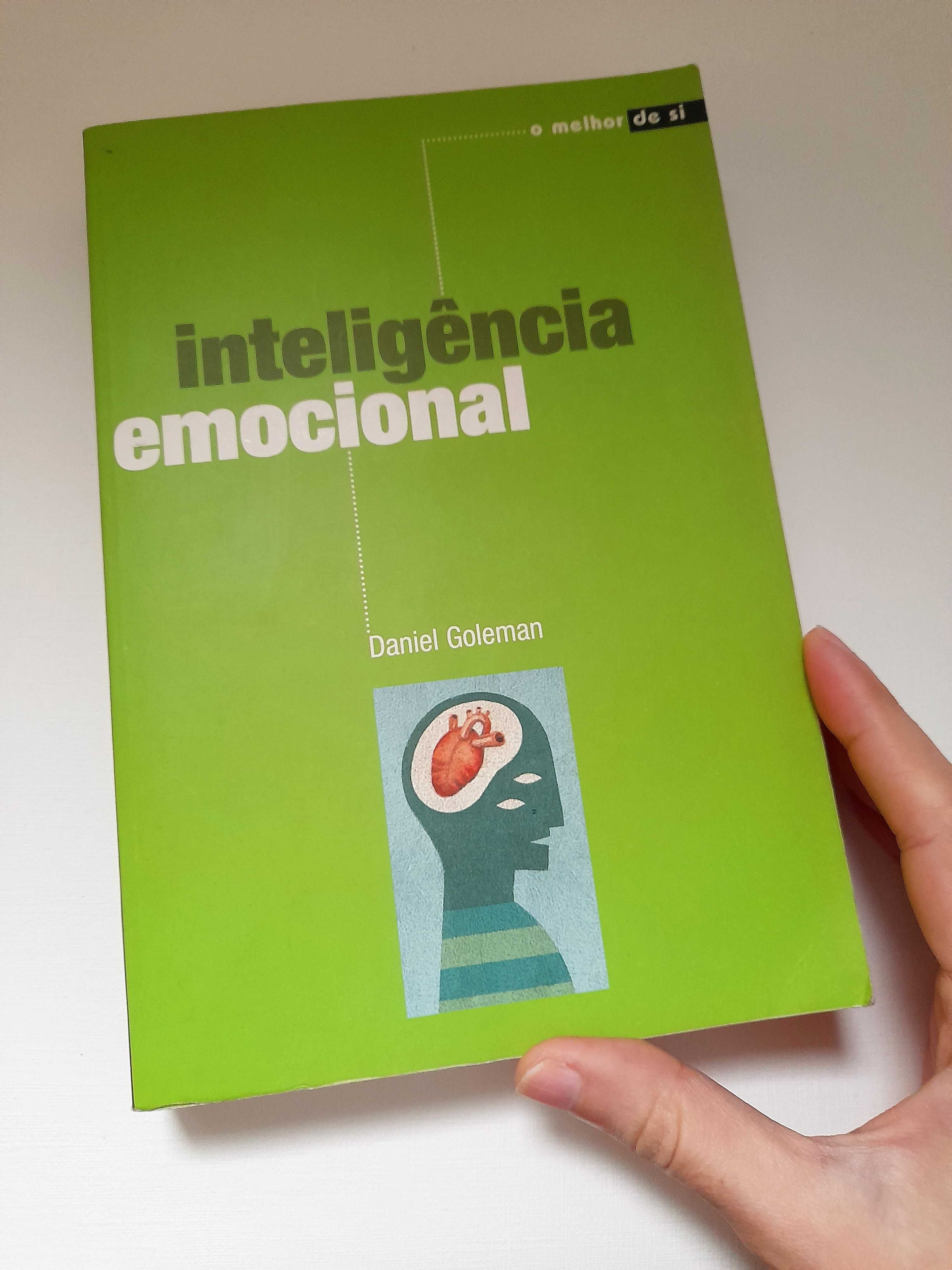 Livro Inteligência emocional de Daniel Goleman