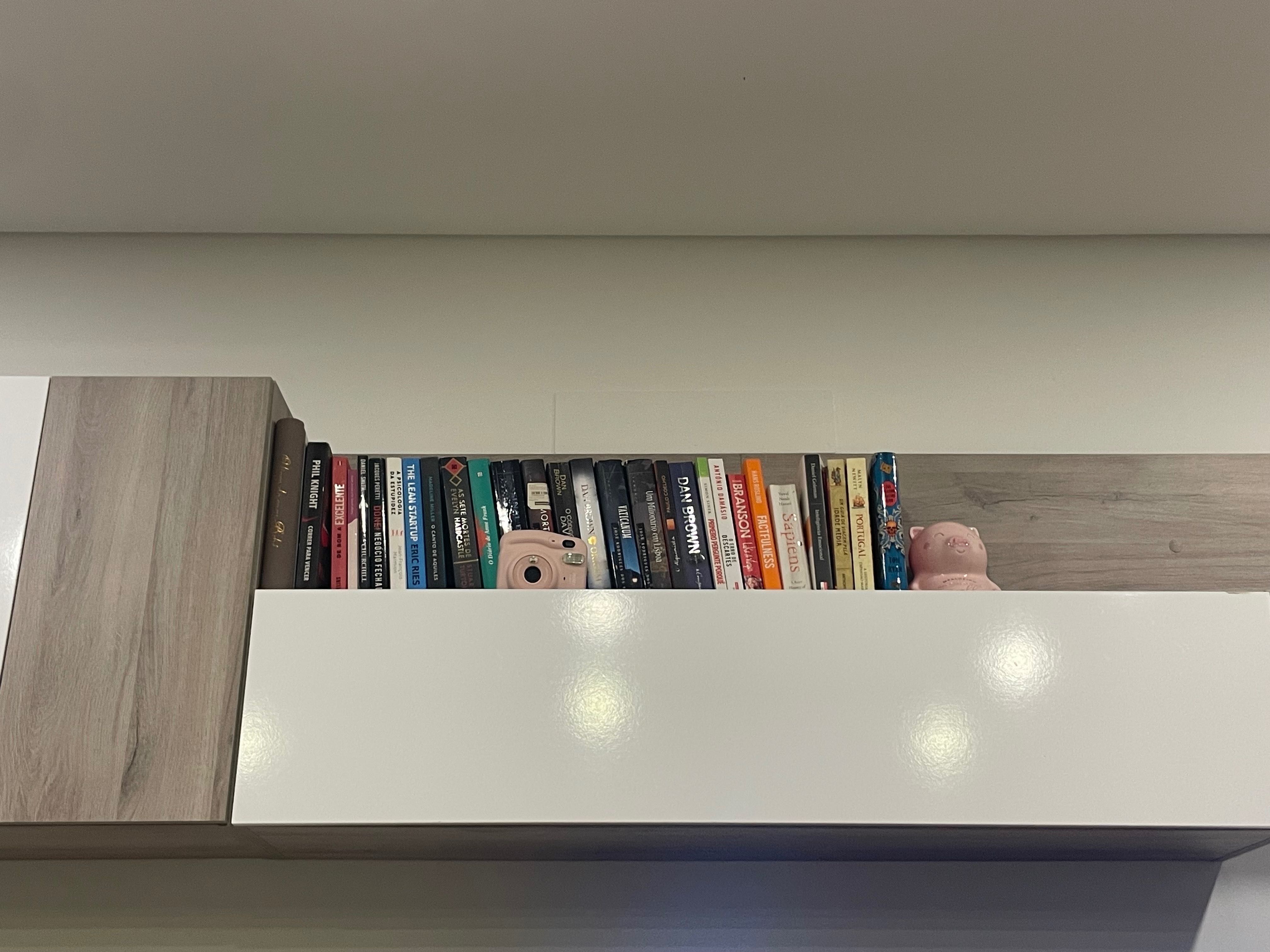 Móvel da sala com arrumação– Amadora
