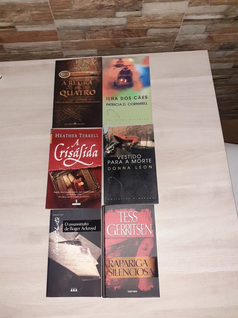 Livros da autora Mary Jane Clark, Dan Brown e outros