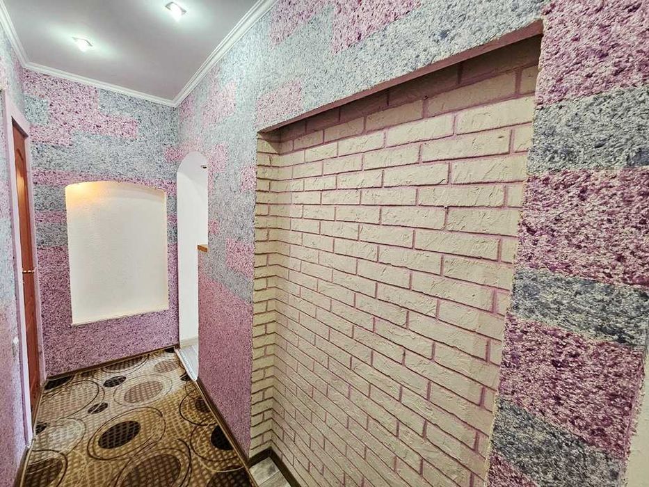 Житлова двокімнатна квартира з меблями та власним опаленням...