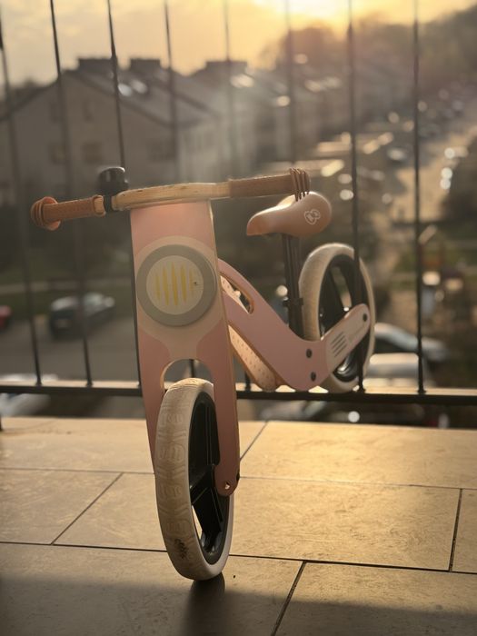 Rower jezdzik biegowka. Różowy dla dziewczynek. Kinderkraft.