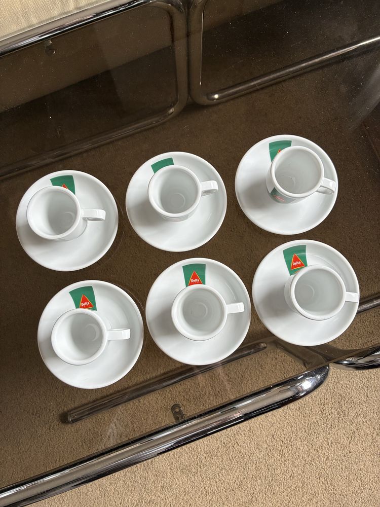 Chavenas de cafe + pires Delta