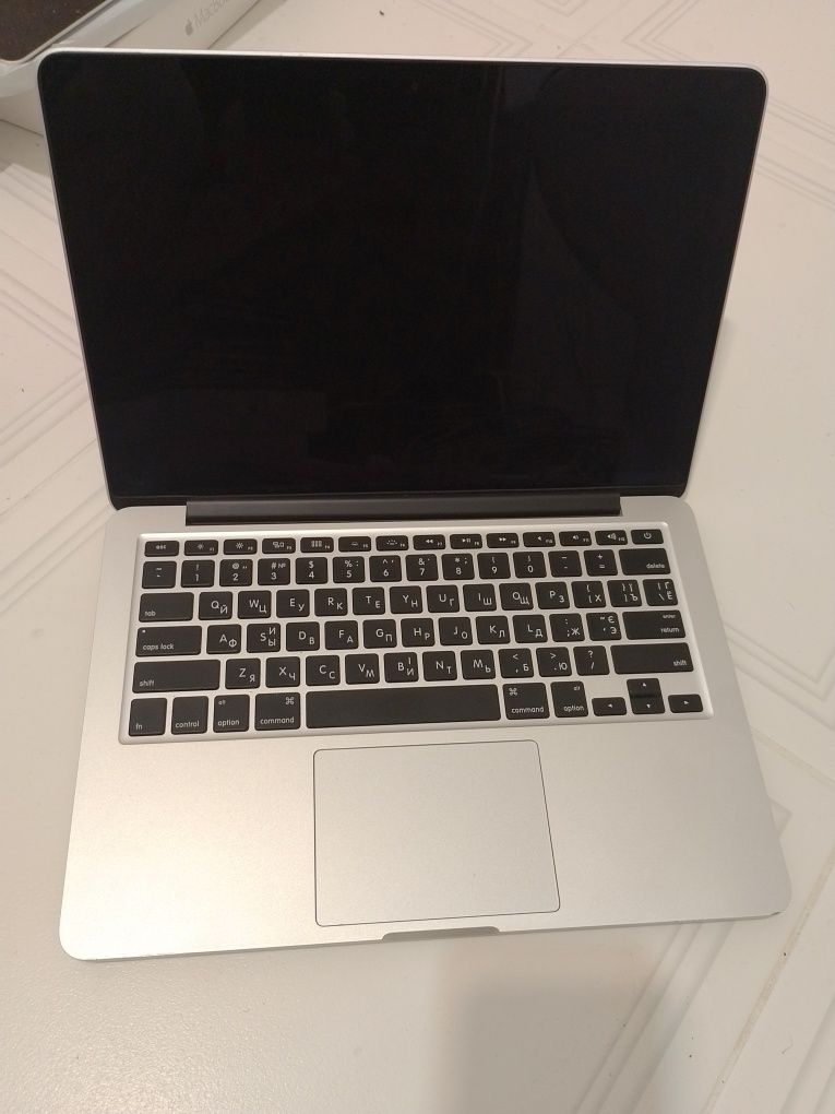 Macbook Pro 13'' Retina Core i5- /8/256