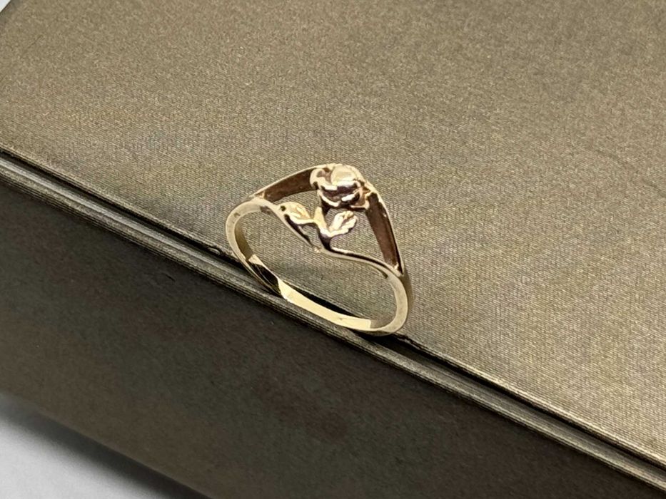 Piękny złoty pierścionek "róża"  p585  R-10