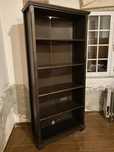 Estante madeira castanha IKEA