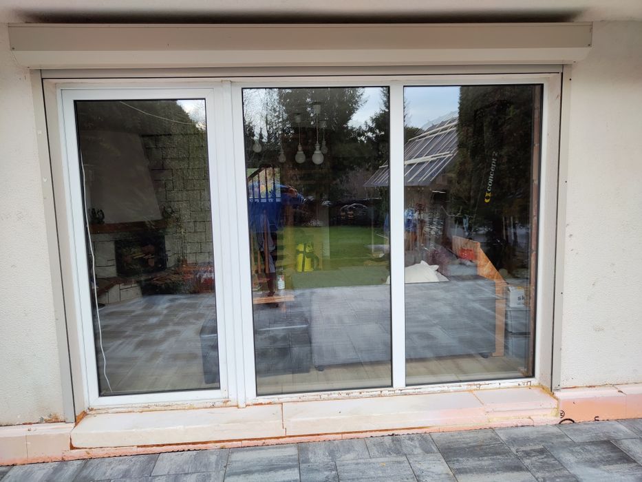 Okno tarasowe z roletą elektryczną 205x303