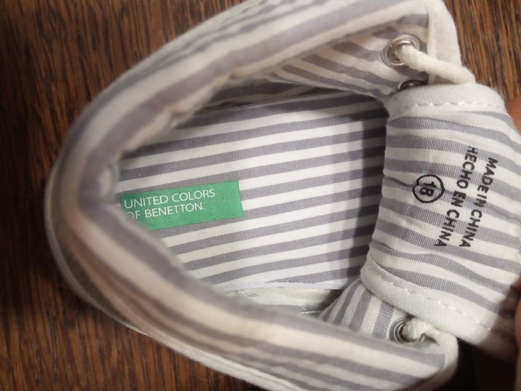 Buty Benetton, kapcie