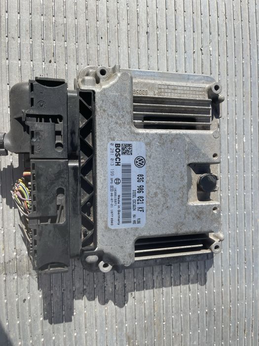 Komputer sterownik silnika vw touran 2.0 BKD