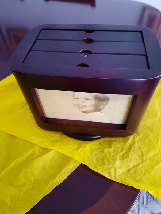 Porta fotos em madeira