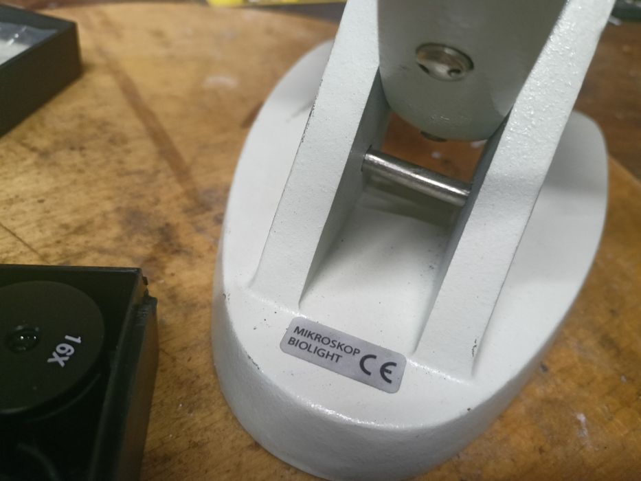 Mikroskop szkolny PZO