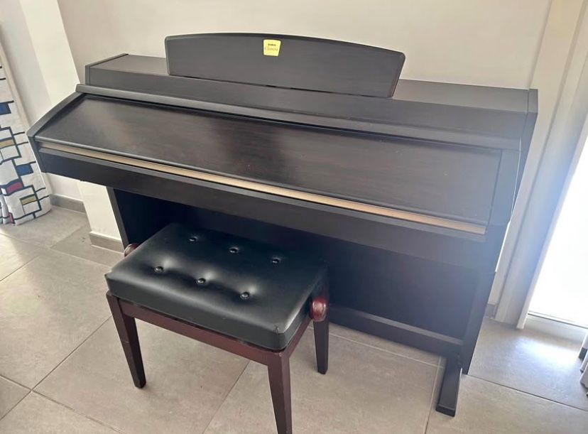 Pianino YAMAHA Clavinova CLP 240