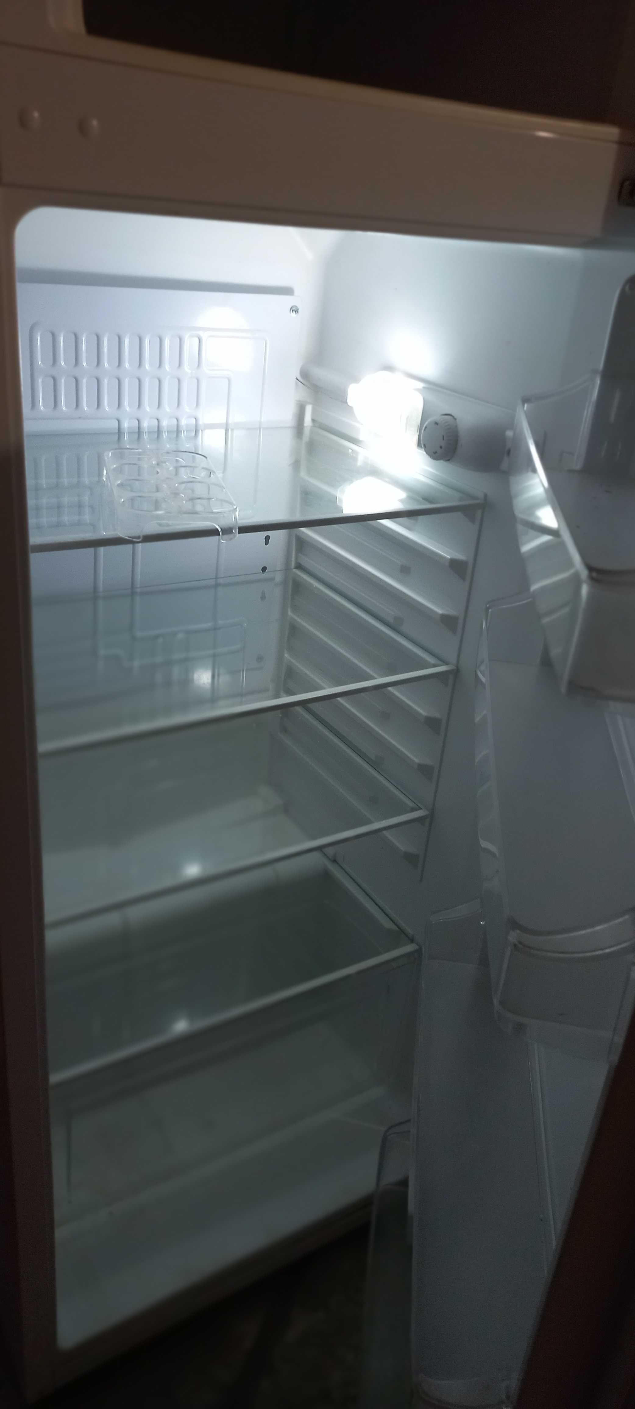 Продам холодильник vestfrost