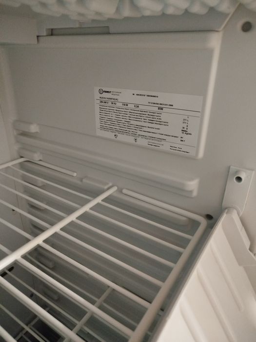 Морозильна камера Indesit No Frost