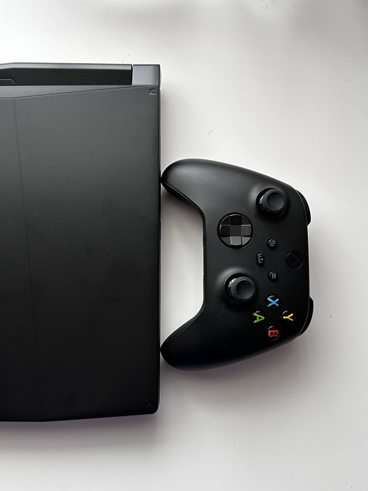 MSI Katana 15 / i9-13900H / RTX 4070 / Xbox Controller Included