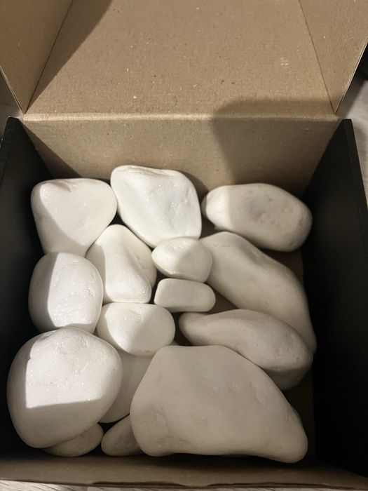 Біле каміння в акваріум