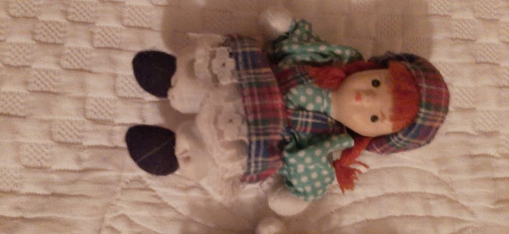 Bonecos vintage com cara em porcelana