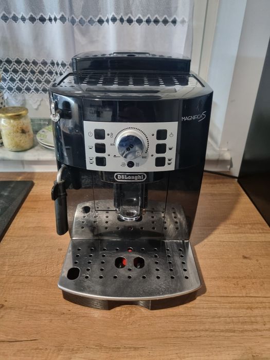 Ekspres ciśnieniowy delonghi magnifica s
