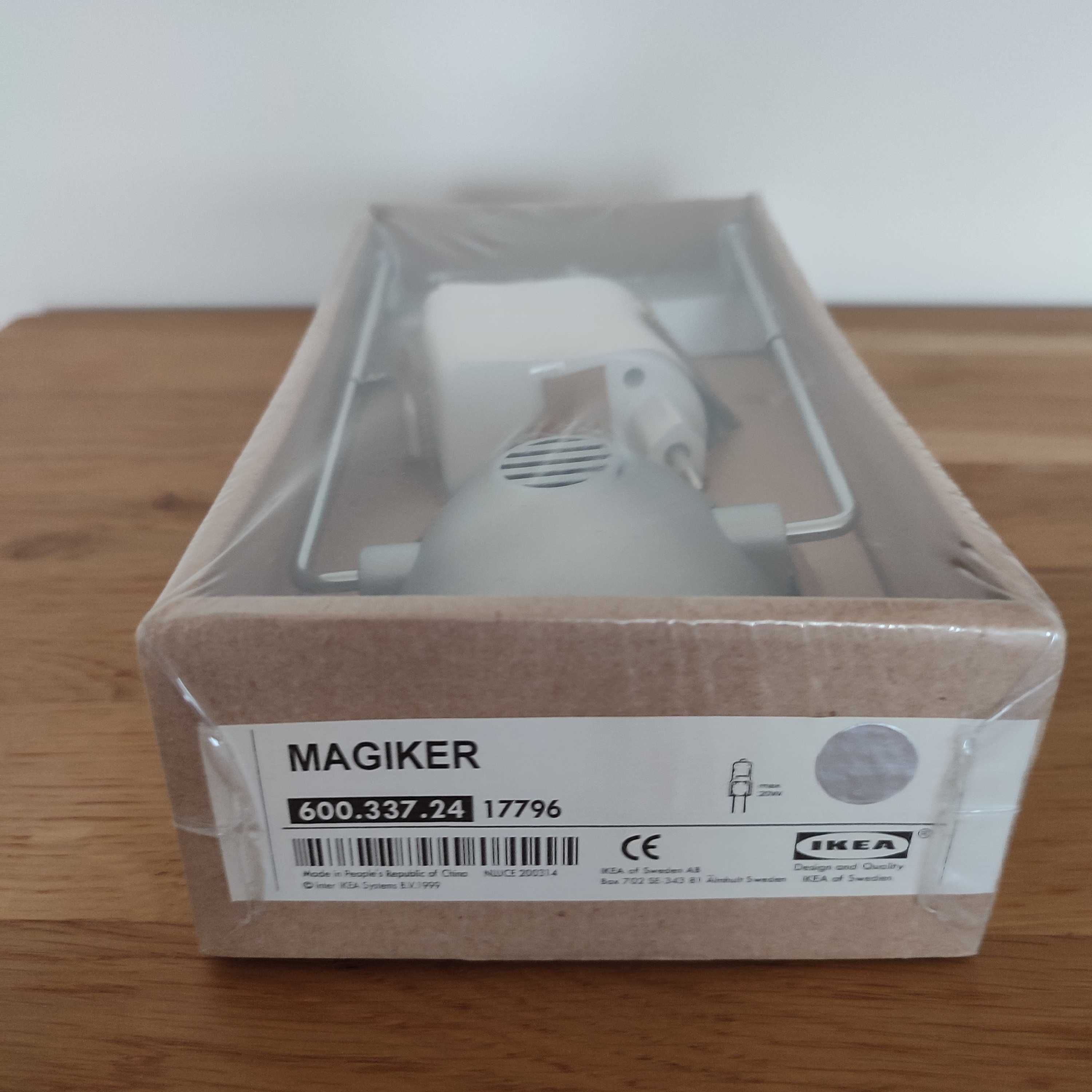 Lampa z Ikea, Magiker, na mebel.