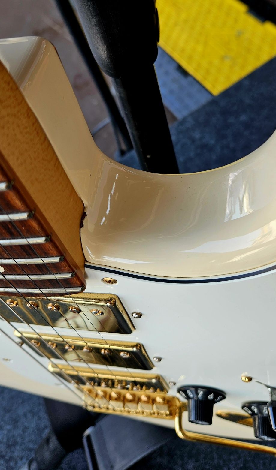 Fender FSR Mahogany Blacktop Stratocaster HHH 2019 - Olympic White