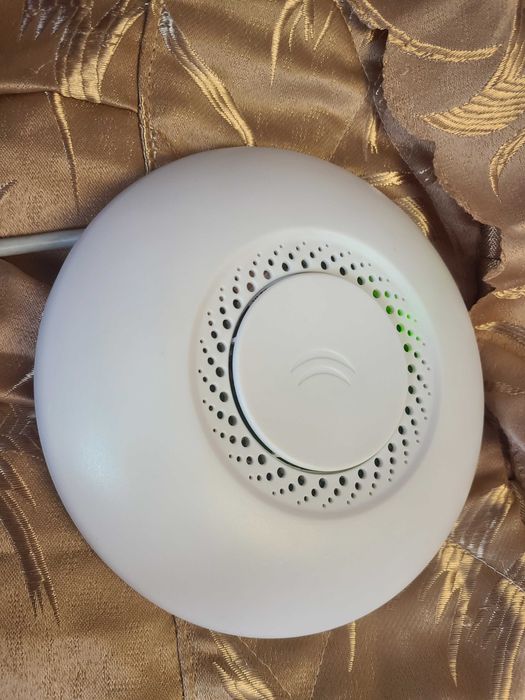 Точка доступу Wi-Fi Mikrotik cAP (RBcAP2nD)