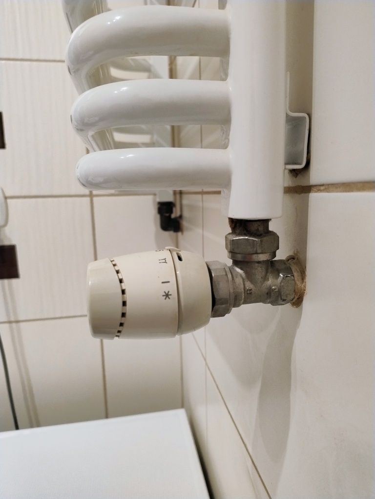 Kaloryfer/ grzejnik łazienkowy z termostatem Danfoss