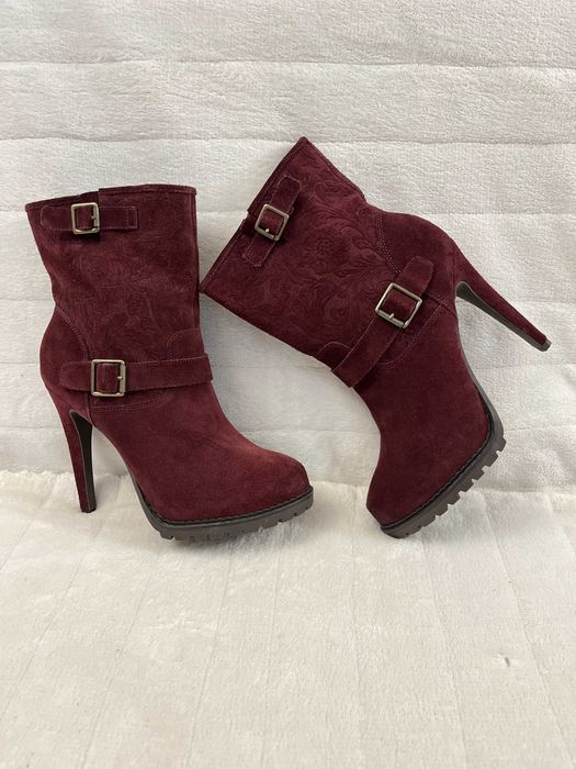 Zamszowe botki Invito rozm.40