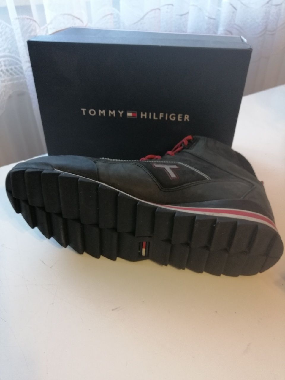 Buty sportowe Tommy hilfiger  typu trzewiki rozm 44