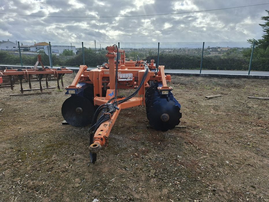 Grade de discos agrícola