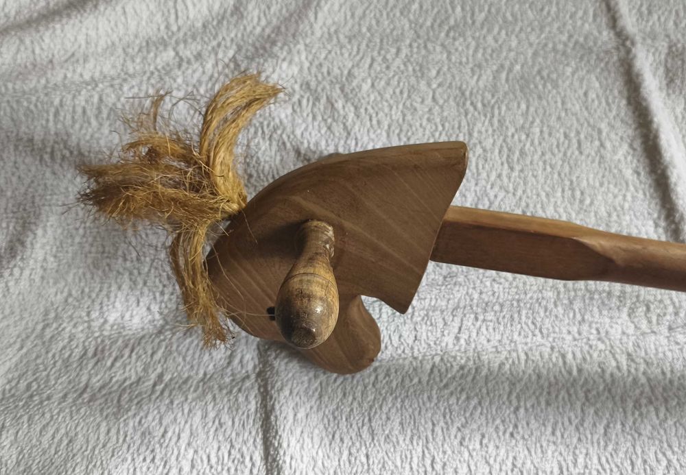 Cavalo de brincar - madeira