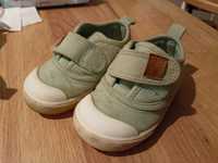 Miękkie buciki niemowlęce 21