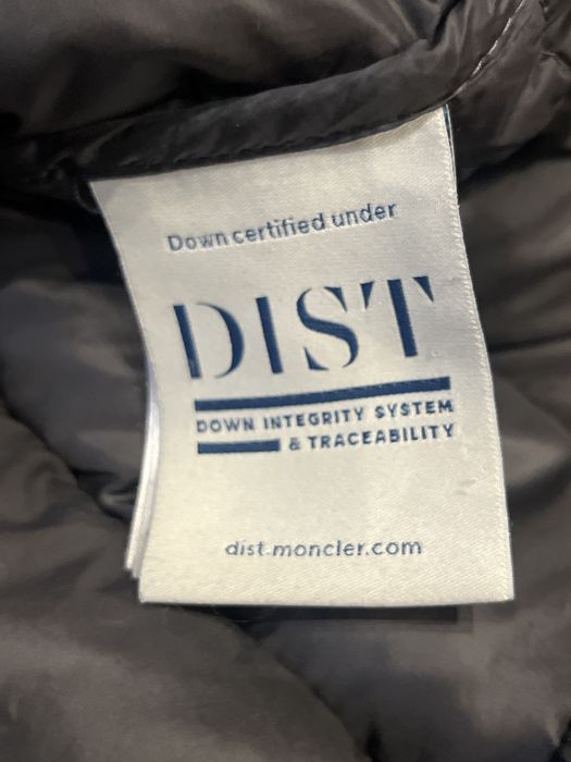 Оригінал куртка MONCLER. Сірого кольору.