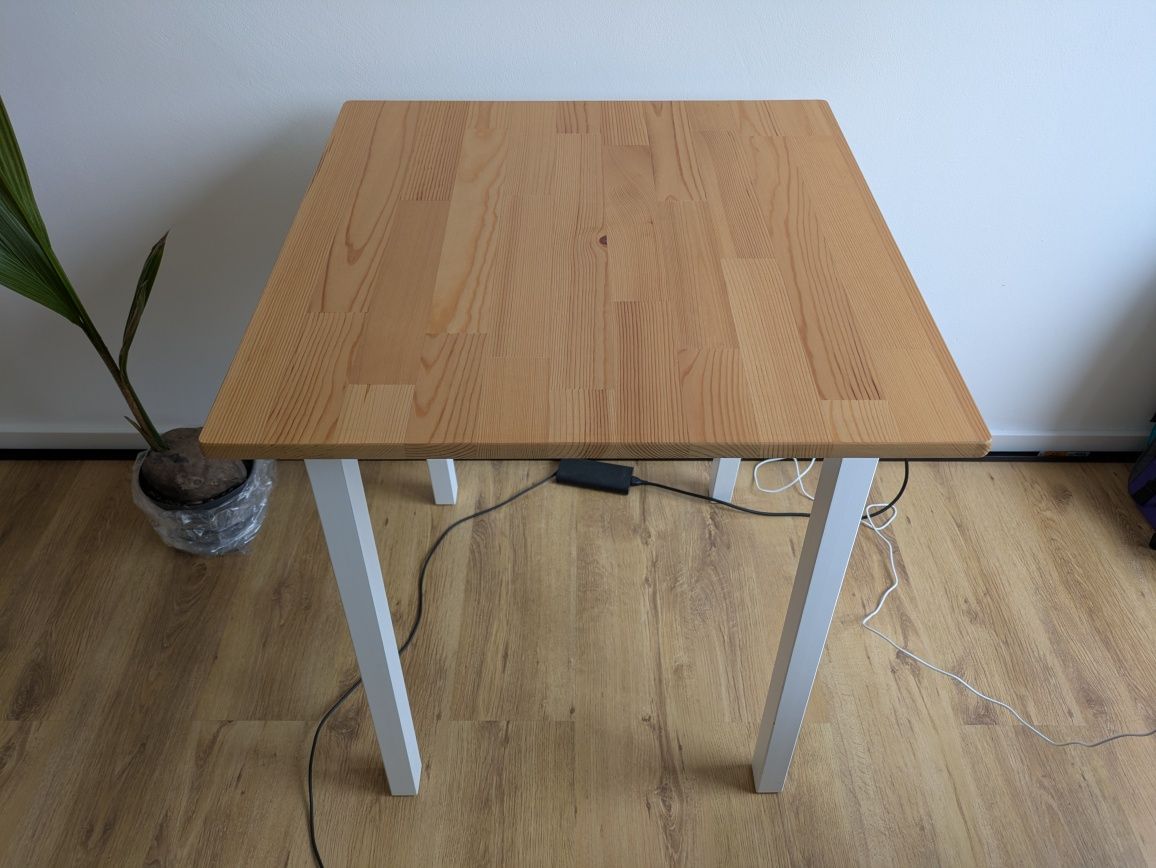 Drewniany stół IKEA